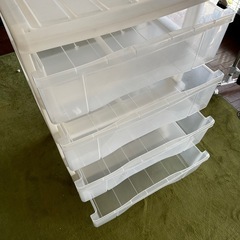 収納ラック 4段 透明 収納ケースの画像