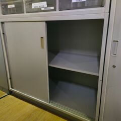ジャングル×2大型良品館　書庫　上下粗書庫　書類ケース　レターケース　スチール扉　観音開き　事務用品　収納　鍵ありの画像