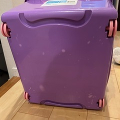 キャスター付きケースの画像