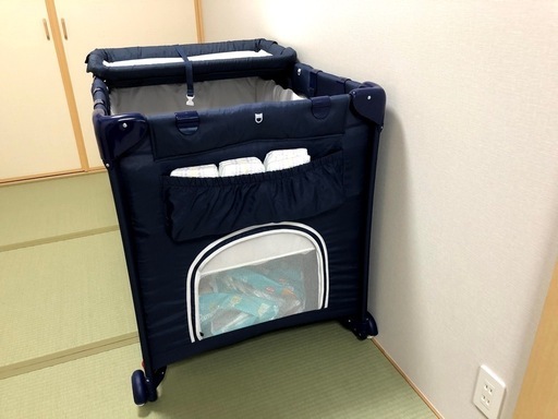 Amazon.co.jp: カトージ ポータブルベビーベッド おむつ替えテーブル付