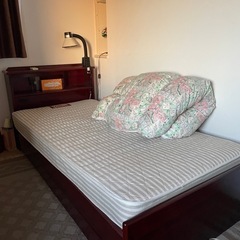 ベッド枠組みの画像