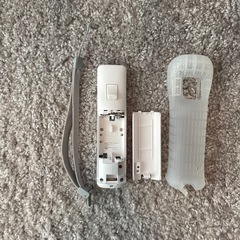 Wiiリモコン ホワイト ストラップ付きの画像