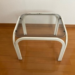 ガラステーブル
