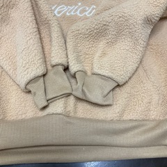 モコモコパーカー子供服の画像
