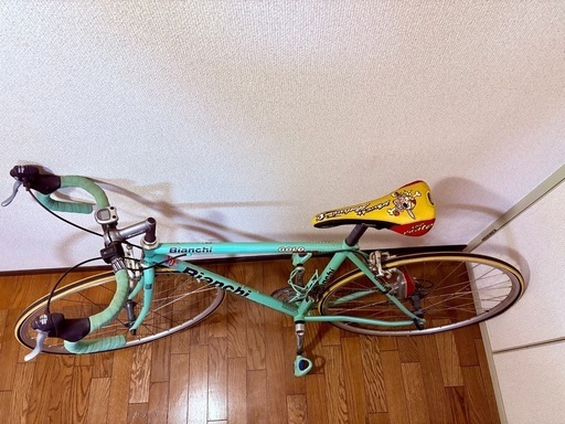 ロードバイク　Bianchi ビアンキ　フレーム:GOLD RACE special　サドル:Selle ITALIA マルコ・パンタ