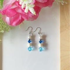 ピアスネックレスの5点セット『おまけ付き』の画像