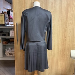 (128)レディーススーツ
の画像