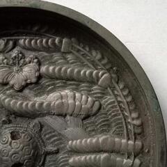 和鏡　銅鏡　鶴亀図　直径約12cm　厚み約1.5cmの画像