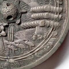 和鏡　銅鏡　鶴亀図　直径約12cm　厚み約1.5cmの画像