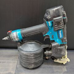 【中古】マキタ　65ｍｍ高圧エア釘打　ＡＮ６３３ＨＭ　ケース・オイル・ゴーグル付き【ハンズクラフト熊本けやき通り店】【引き取り限定】の画像