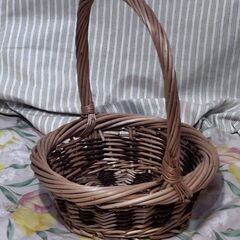 深みのある色合いとグラデーションにうっとり。取っ手付きかご②（やっぱり安心する籐シリーズ)中古 絶賛断捨離中の画像