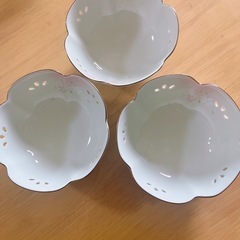 桜食器３つまとめての画像