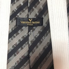 ネクタイ 中古 美品 シンプル 柄物ナロータイレギュラータイValentino Nerbiniバレンティノ二ルビーニの画像