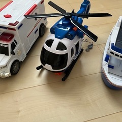 働く車　タカラトミー　救急車　船　ヘリコプター　　の画像