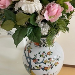 花瓶、造花