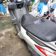 キムコダウンタウン125 部品取り　レストアベースの画像