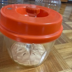 お漬物ポットと保存容器　　の画像