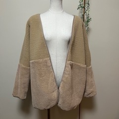 【新品タグ付き】AIYISHANGFUSHI ボアファーアウタージャケットの画像