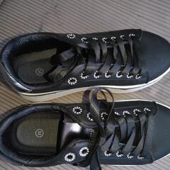 女性用スニーカーの画像