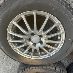 中古スタッドレス　アルミ付きの画像