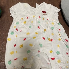 【8月末処分】新生児肌着や帽子など(おまけ付き)の画像