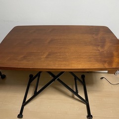高さ調節可能テーブル