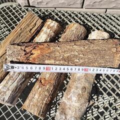 広葉樹コナラの薪！2年乾燥。半割りが大半。茨城県潮来市。の画像