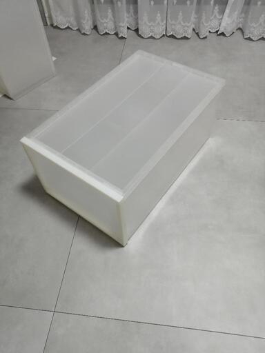 収納ケース　２つ