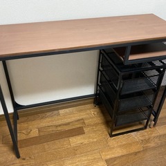 【譲渡者決定】IKEA　デスクテーブル　机の画像