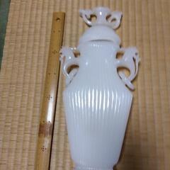 白玉石　上海芸術博物院　壺の画像
