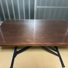 高さ調節可能テーブル