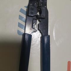 ネットワークケーブルプライヤー