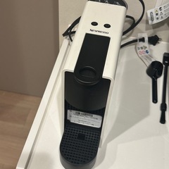 ネスプレッソ　コーヒーメーカー