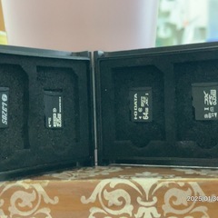 (中古)microSDカードとその入れ物