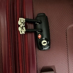 T&S製キャリーバック（61～72L）2018年製【鍵なし、底面に傷あり】の画像