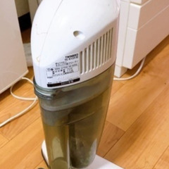 ホワイト キャニスター掃除機