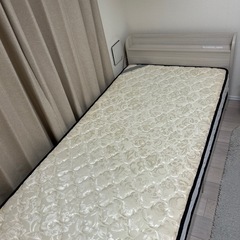 収納・コンセント付きシングルベッド＋マットレスの画像