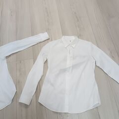 白ブラウス