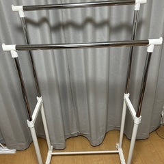 2段式のホワイト布団干し