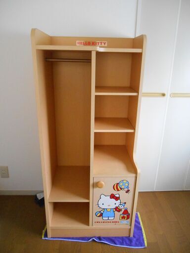 【お譲り先決まりました】くろがね　学習ラック　キティちゃん