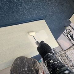 日給10000円から16000円。一軒家の外壁、屋根の塗装工事。の画像