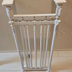 ニトリ　強力　突っ張り　棚の画像