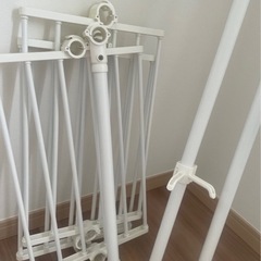 ニトリつっぱりラック ヒルデ（ホワイト）の画像