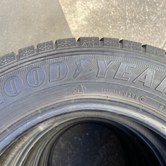 1013-9)はめ替え込！195/65R15グッドイヤースタッドレス中古4本セット！の画像