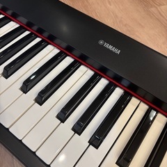 ほぼ未使用　電子ピアノ 76鍵盤YAMAHA ピアジェーロ np-31の画像