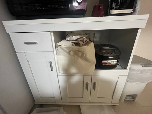 急募　食器棚