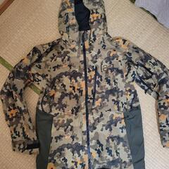 【美品】BURTON　akスノーボードウェア