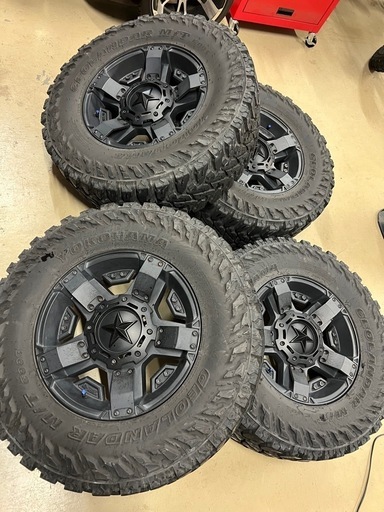 夏タイヤ　ホイール　4本セット　17インチ285/70R17