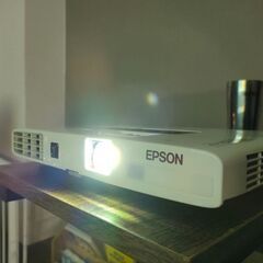 【中古】EPSONビジネスプロジェクターお譲りしますの画像