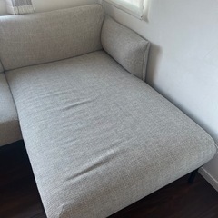 IKEA4人掛けソファ寝椅子付きの画像